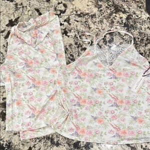 Elizabeth and nicole floral lace trim pajama set size large